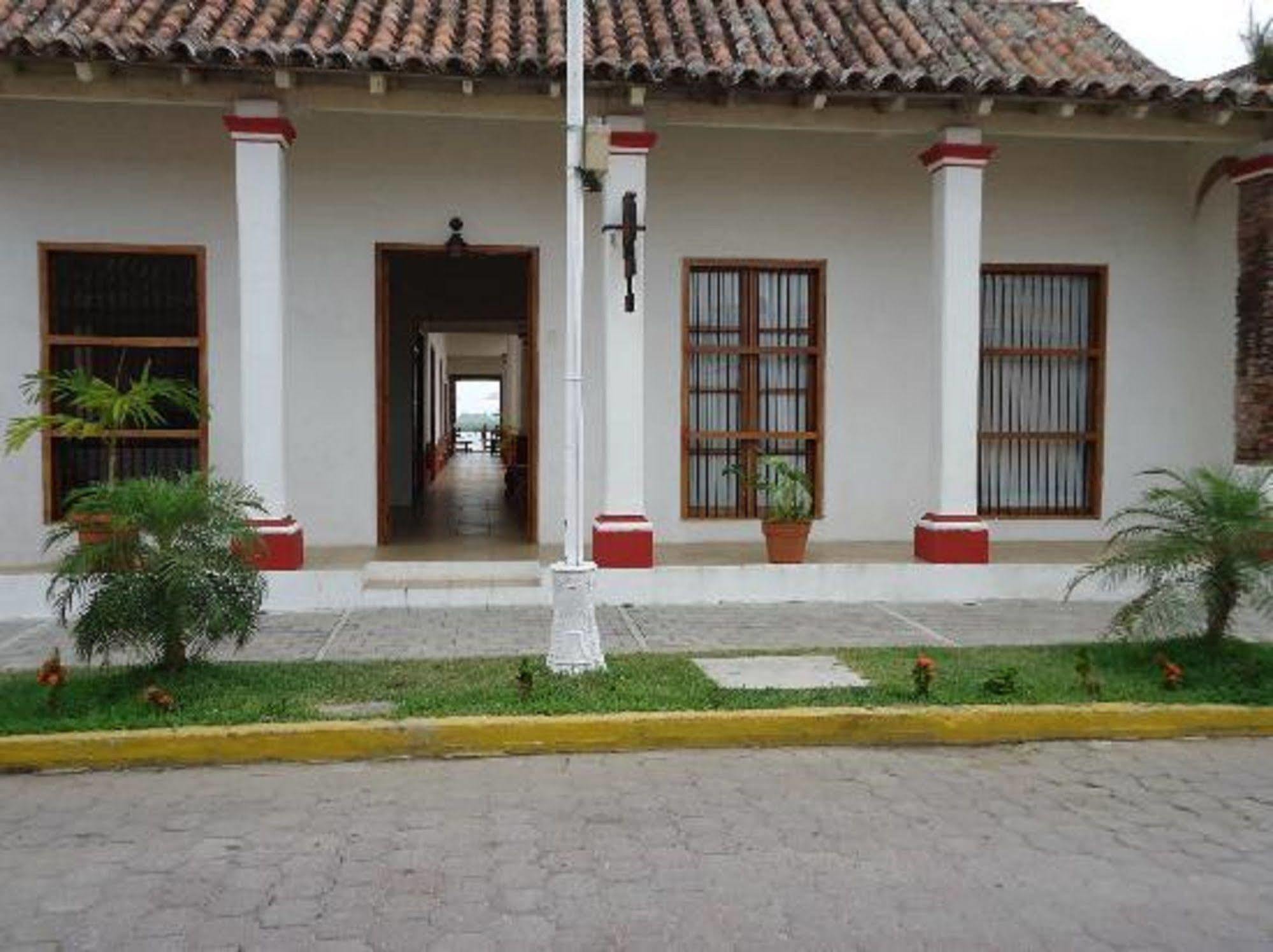 Casa Del Rio Hotel Tlacotalpan Bagian luar foto